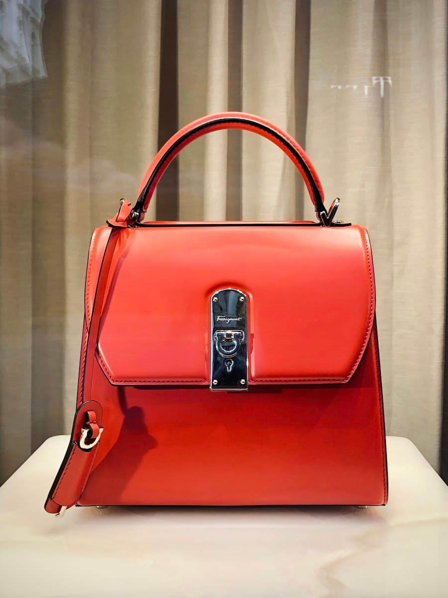 Minimal Burgundy Shoulder Bag 75